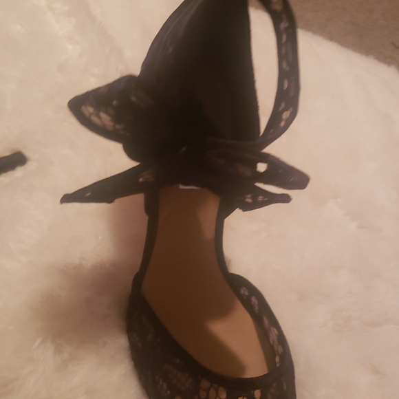 Black Lace Heels - Picture 2 of 3
